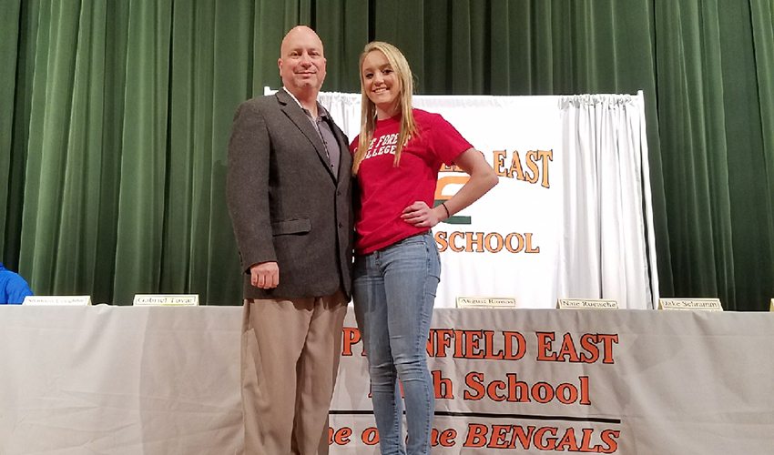 Hannah Kalnicky signing day lake forest college.